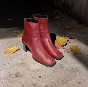 Women Vintage Leather Burgundy Ankle Boots By Robert Vianni Size 8.